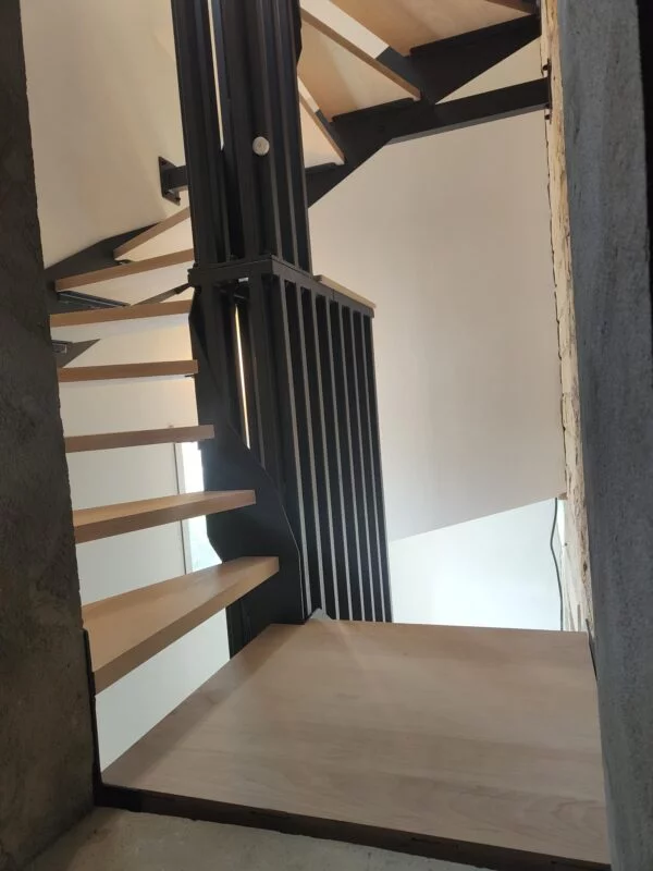 Escalier sur mesure sur 2 niveaux
