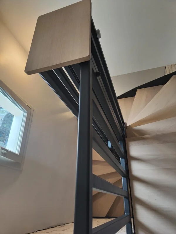Escalier sur mesure sur 2 niveaux