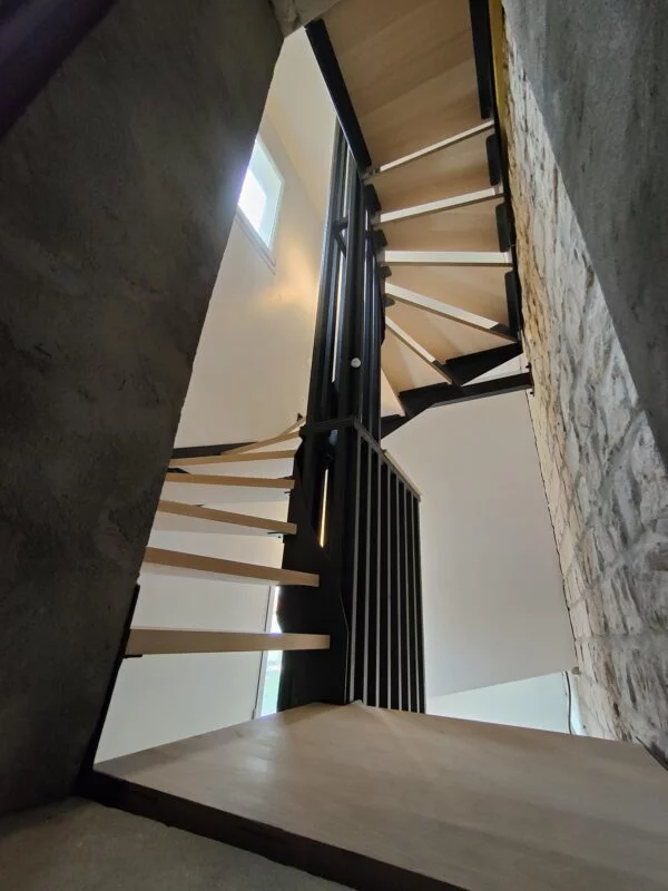 Escalier sur mesure sur 2 niveaux