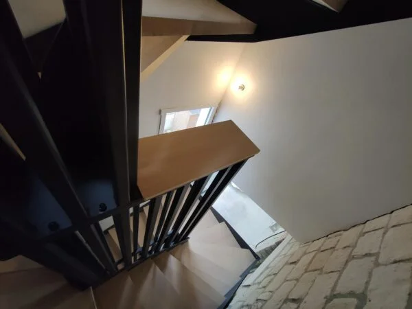 Escalier sur mesure sur 2 niveaux